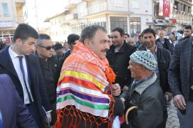 Afyonkarahisar’ın Hocalar ilçesinde AK Parti seçim bürosu açıldı