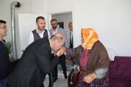 Başkan Bozkurt, şehit aileleri ile bayramlaştı